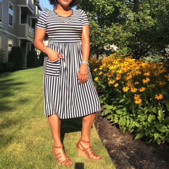 Navy short sleeve round neck striped tunic dress - Picture 2 of 8